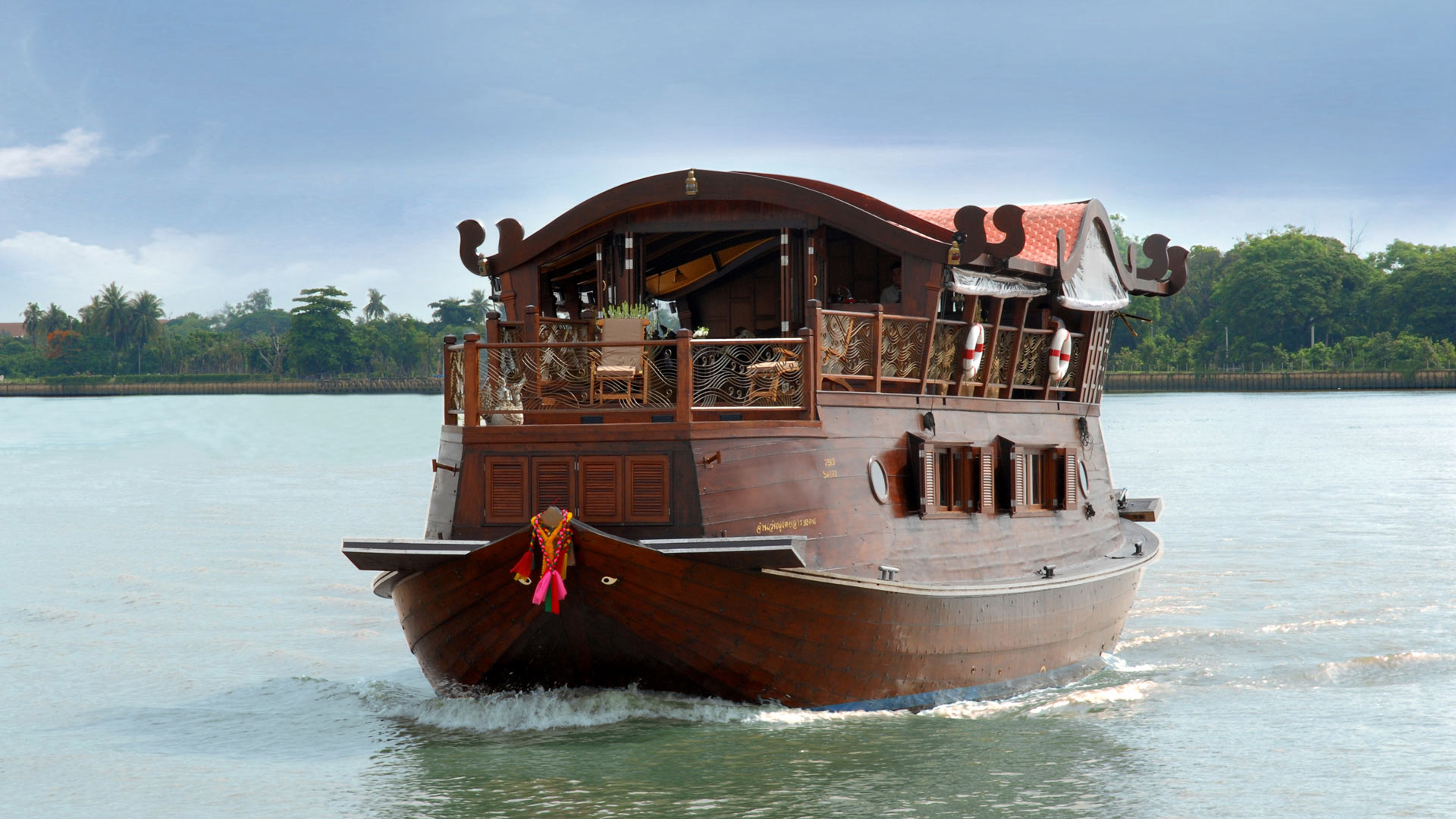 /uploads/minor/anantara/images/anantara-cruises/the-resort/anantara_cruises_dream_header_1920x1080.jpg