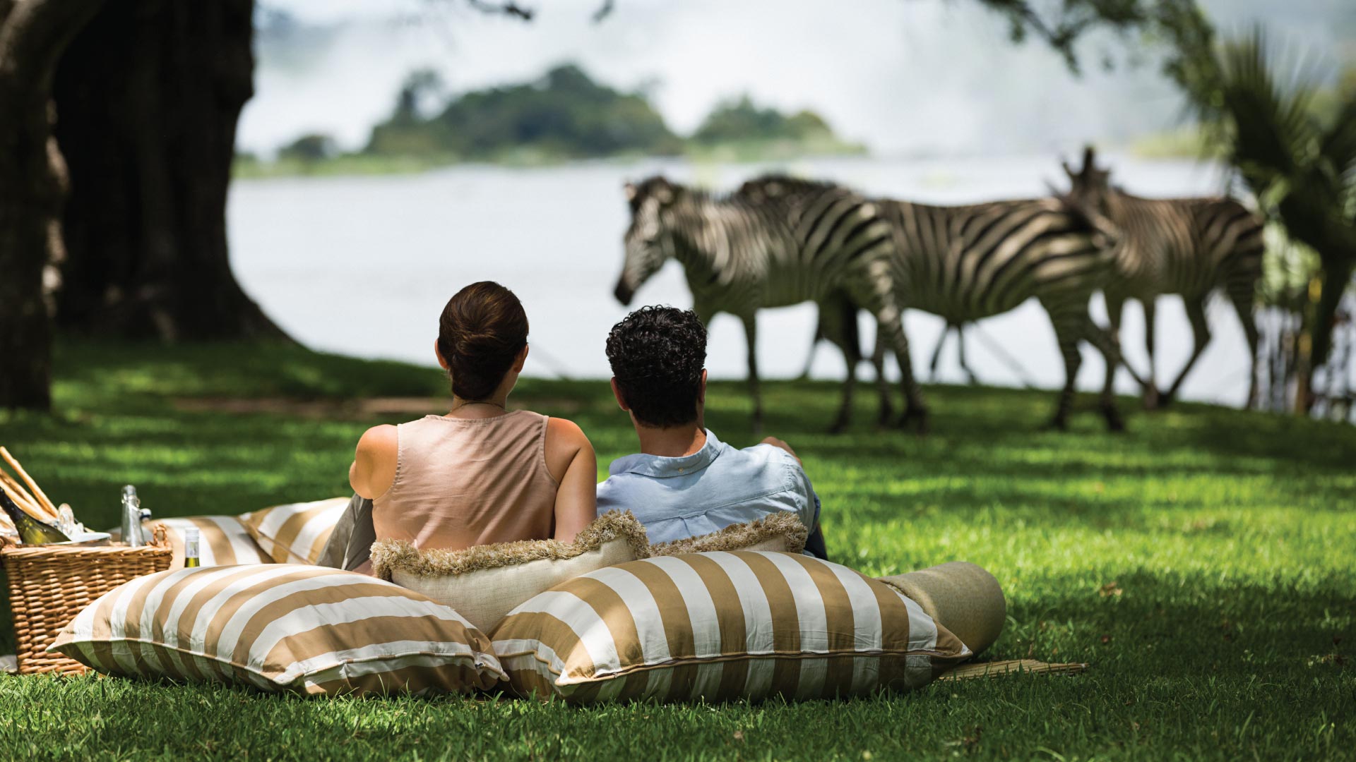 /uploads/minor/anantara/images/royal-livingstone-by-anantara/the-resort/desktop-banner/royal_livingstone_by_anantara_header_1920x1080.jpg