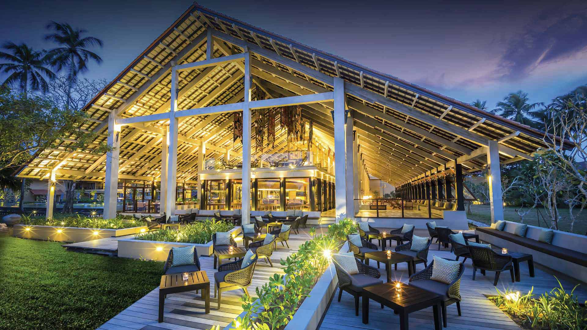 /~/media/minor/anantara/images/anantara-kalutara-resort/the-resort/anantara_kalutara_exterior_lobby_night_header_1920x1080.jpg